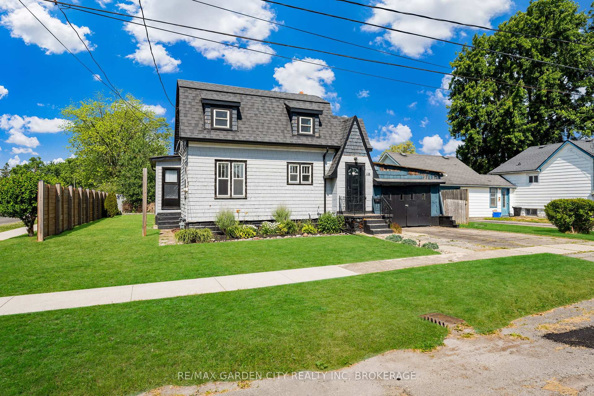 118 St Augustine Avenue, Welland, ON L3C 2K7