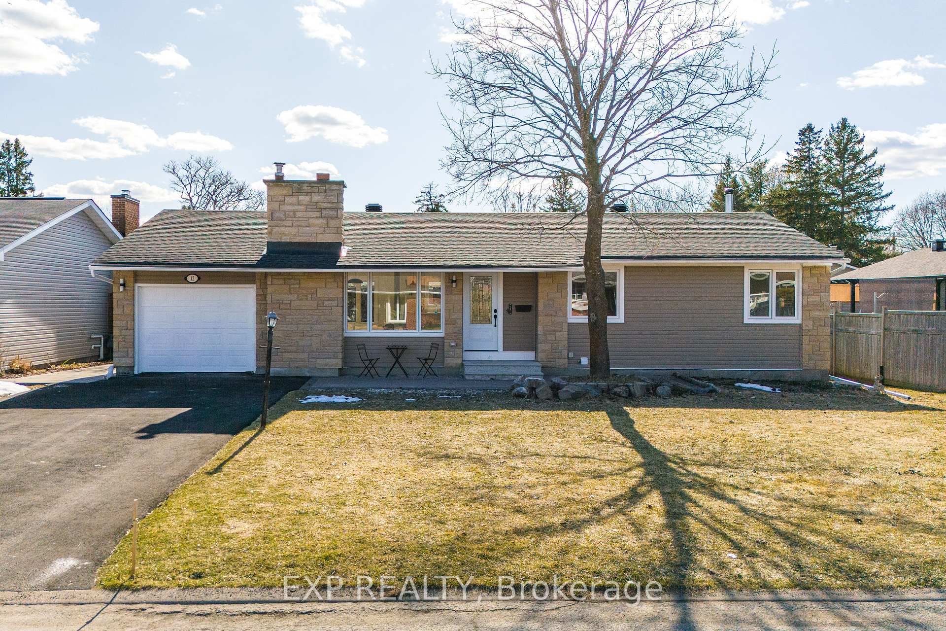 12 Barrhaven Crescent, Barrhaven, ON K2J 1E8