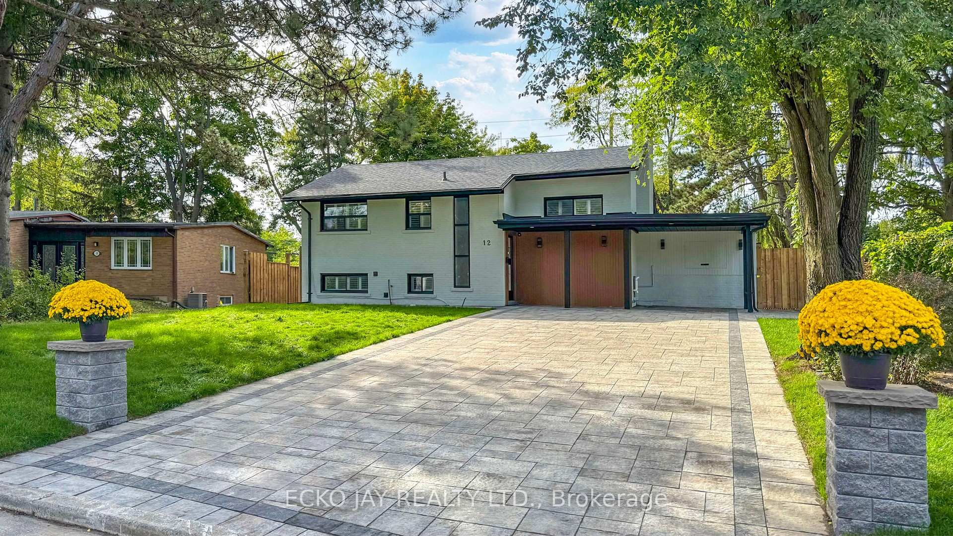 12 Chatfield Drive, Toronto, ON M3B 1K5
