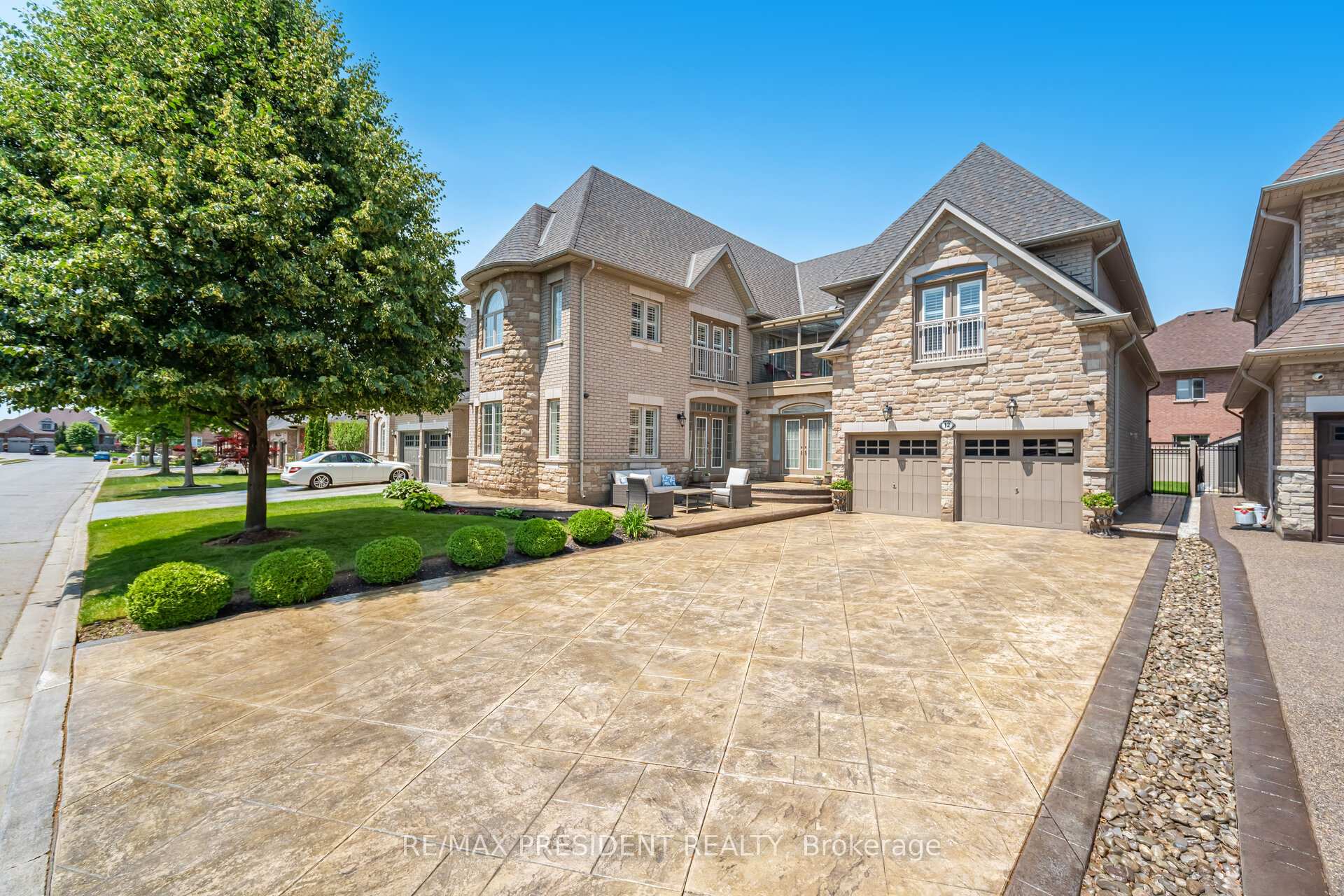 12 Valleyridge Crescent, Brampton, ON L6P 2C9