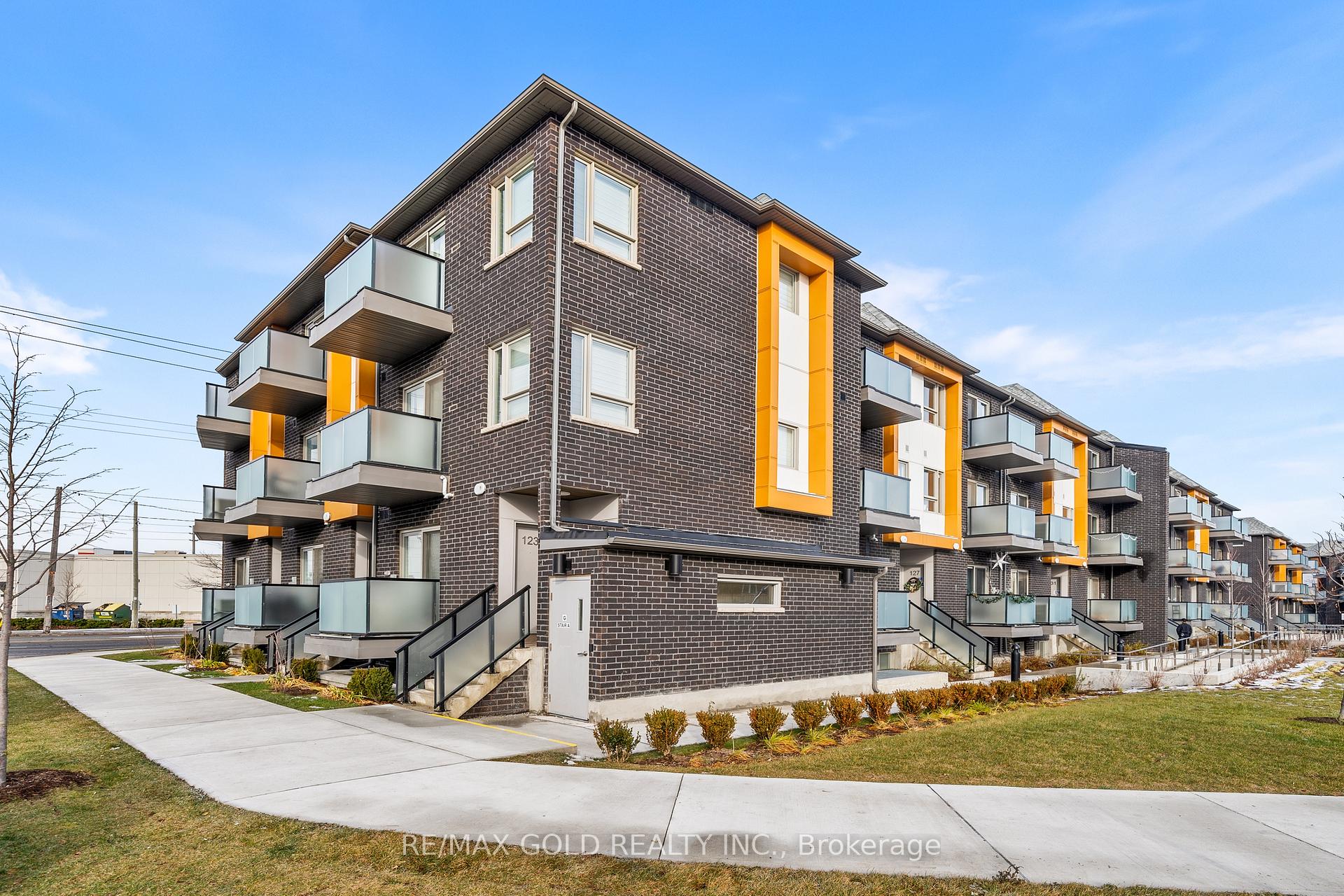 123 - 1081 Danforth Road, Toronto, ON M1J 1K8