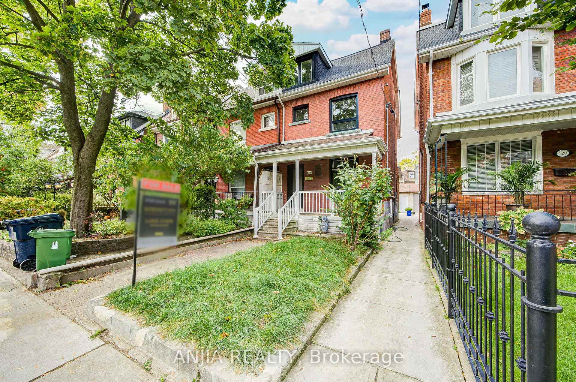 10 Becky Cheung Court, Toronto, ON M2M 0B7