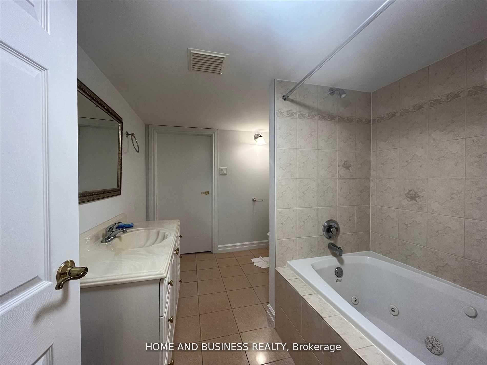 Lower - 1648 Sunnycove Drive, Mississauga, ON L4X 1B7