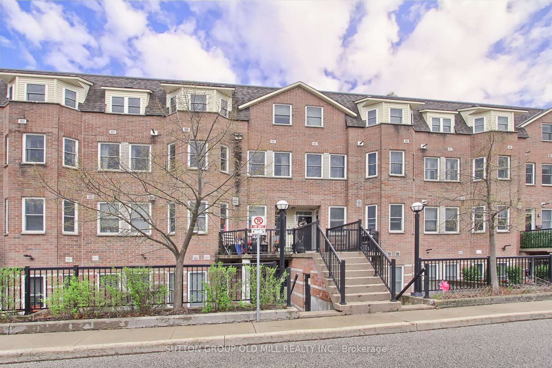 167 760 Lawrence Avenue W Toronto ON M6A 3E7 167-760-lawrence-avenue-w-toronto-on-m6a-3e7