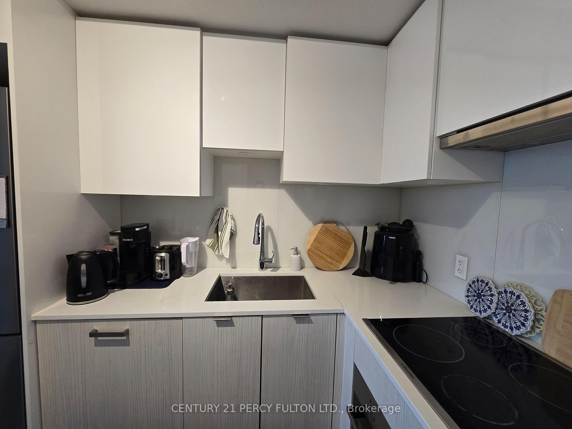 1706 - 195 Redpath Avenue, Toronto, ON M4P 0E4