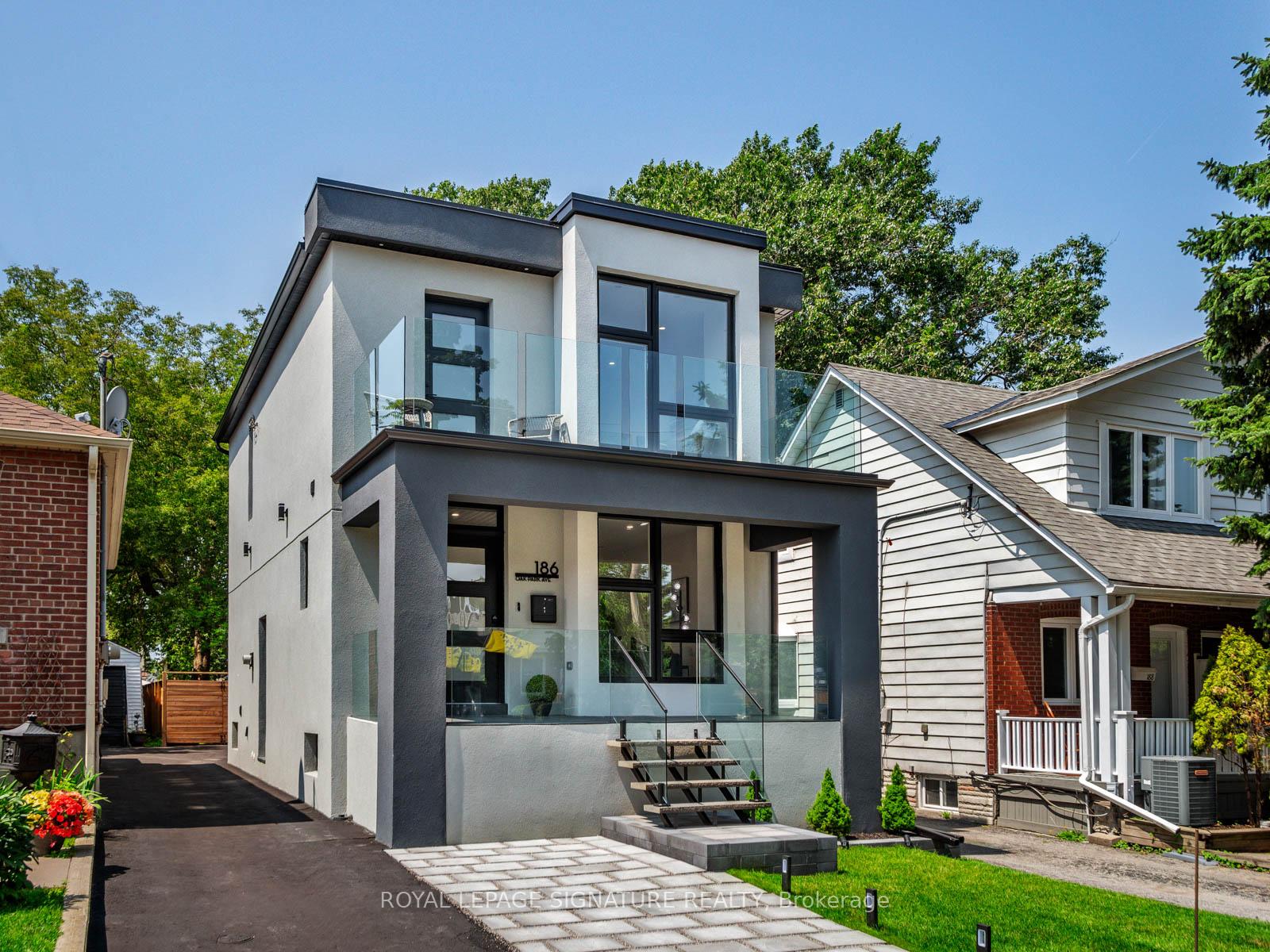Upper - 186 Oak Park Avenue, Toronto, ON M4C 4M8