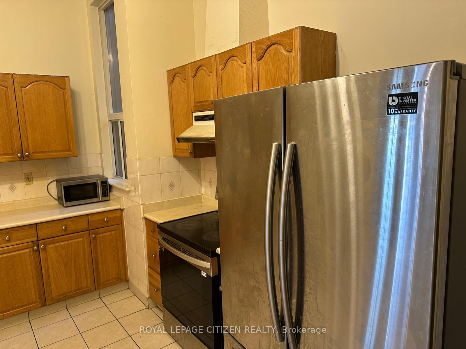 203 - 1864 Danforth Avenue, Toronto, ON M4C 1J4