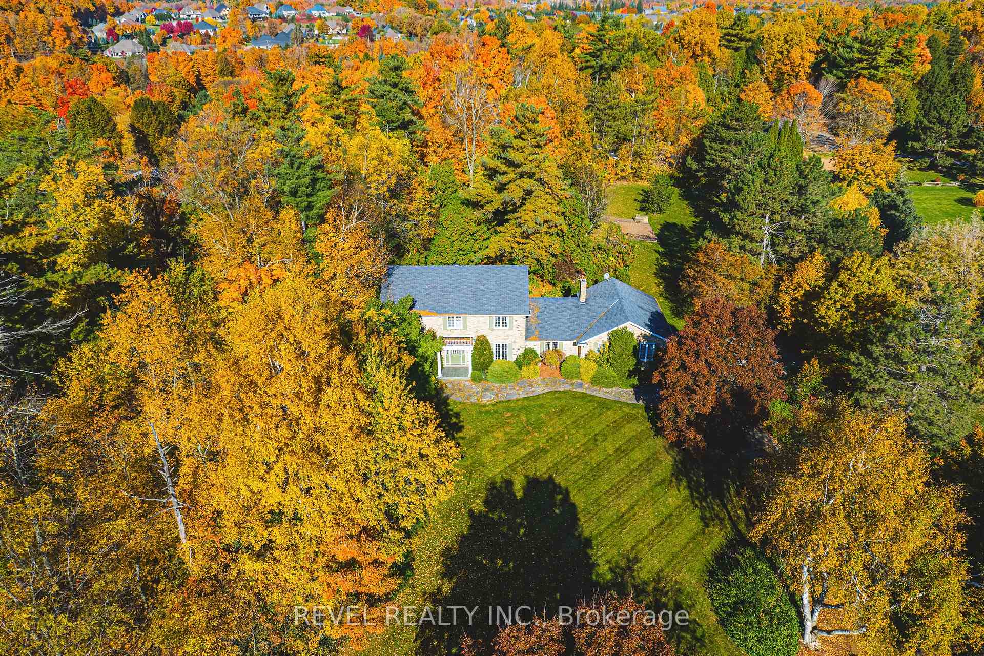 211 Mclaren Road, Milton, ON L0P 1B0