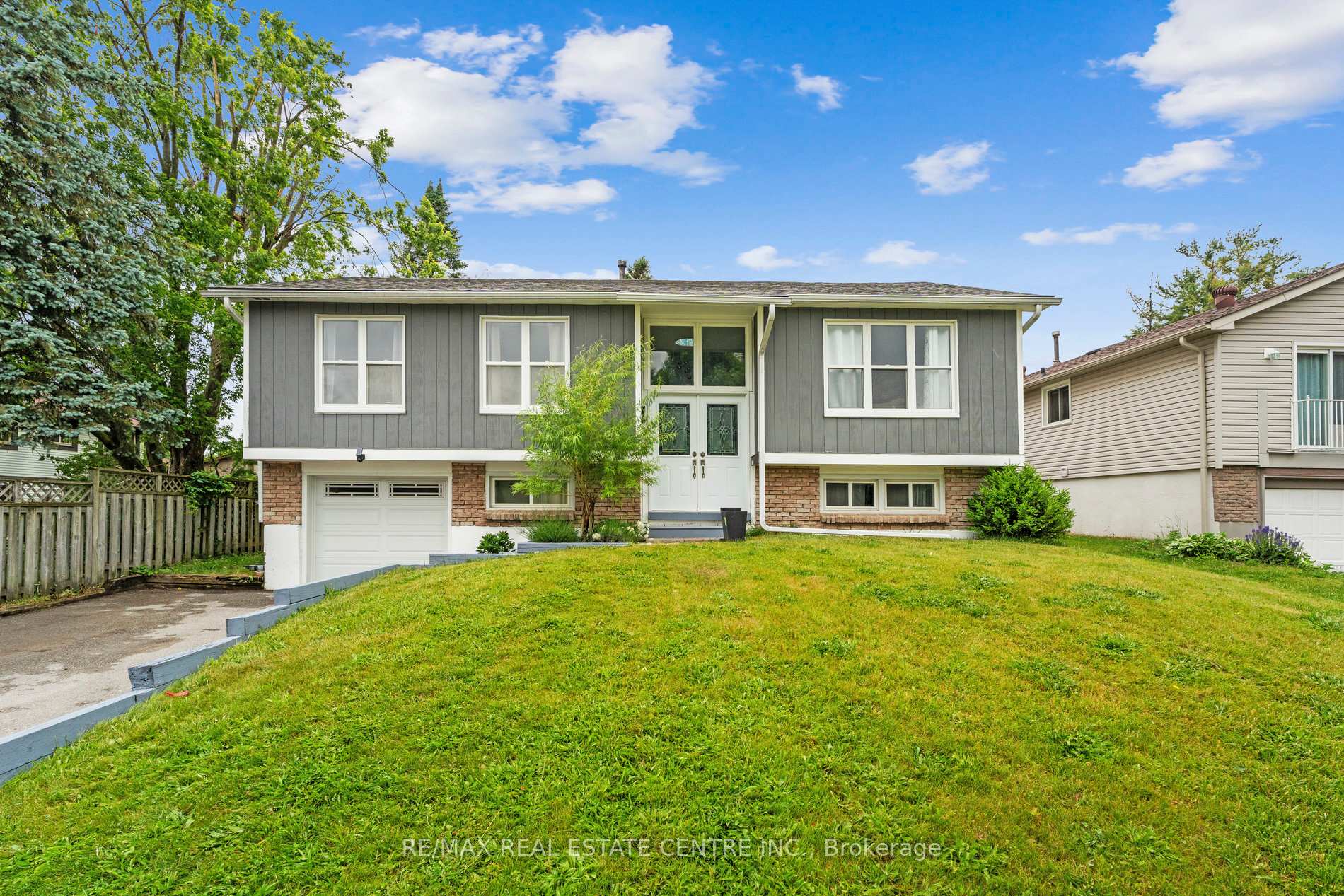 24 Gloria Street, Barrie, ON L4N 4L9