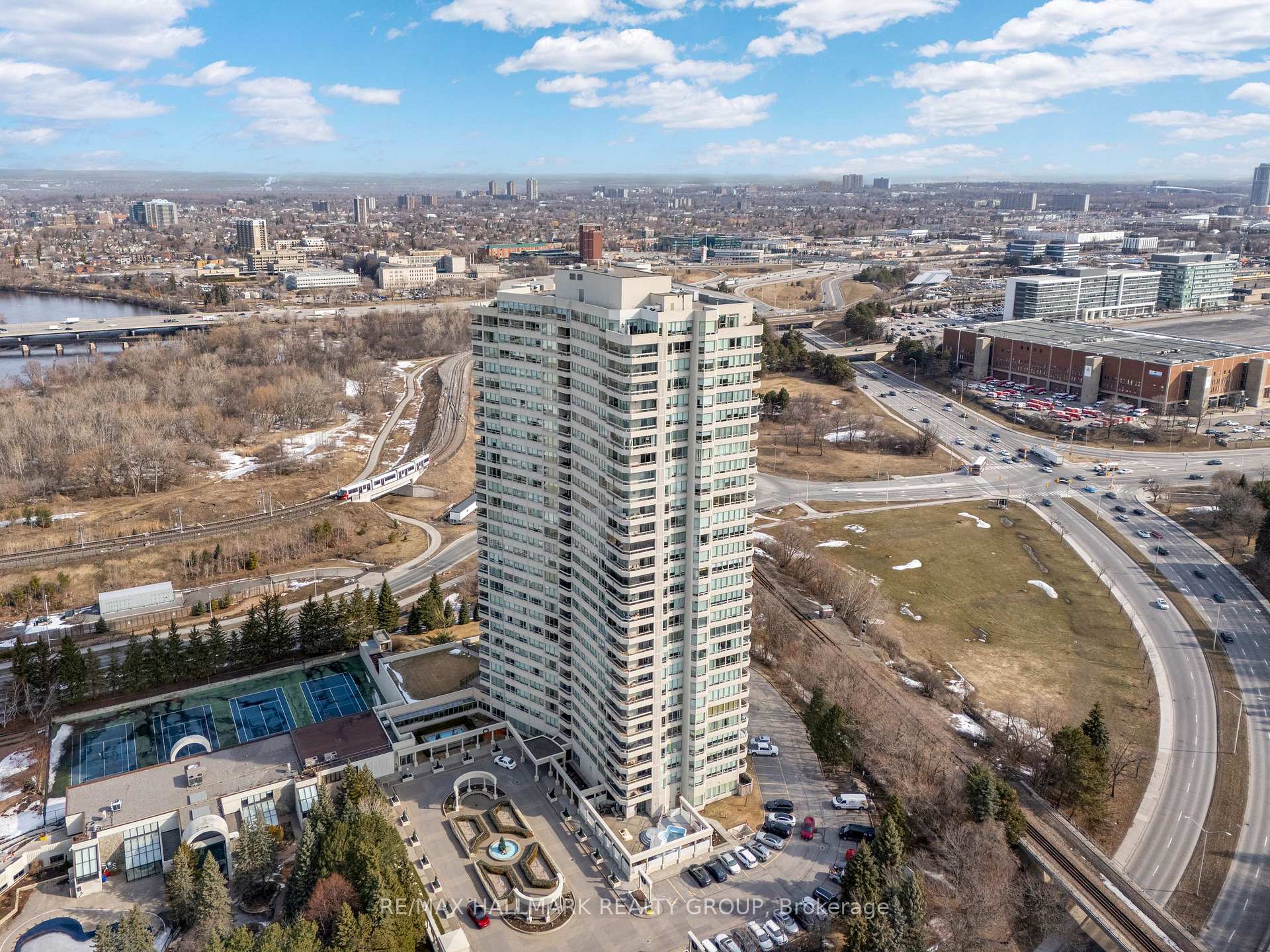 2403 - 1480 Riverside Drive, Alta Vista and Area, ON K1G 5H2