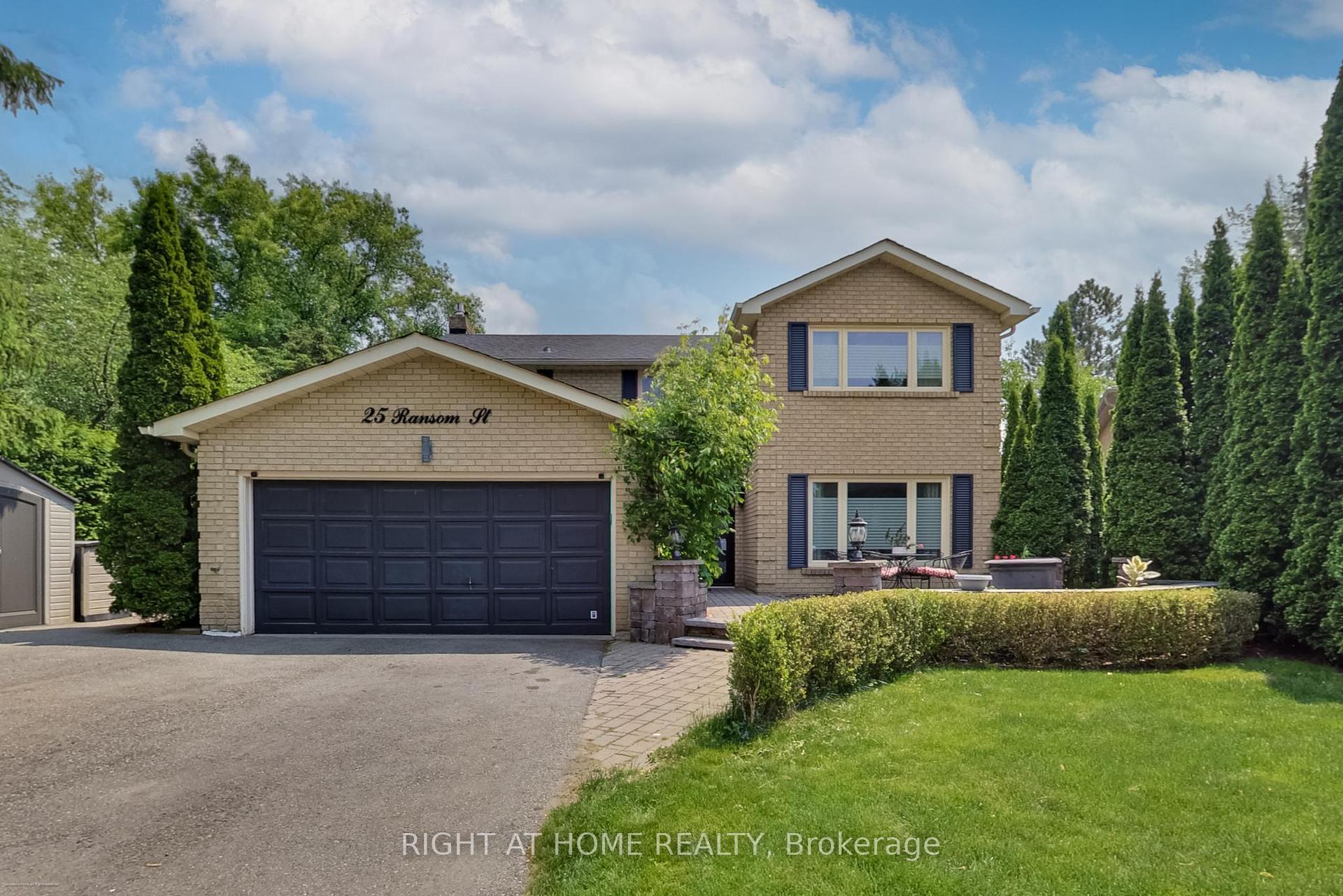 25 Ransom Street, Aurora, ON L4G 2K9