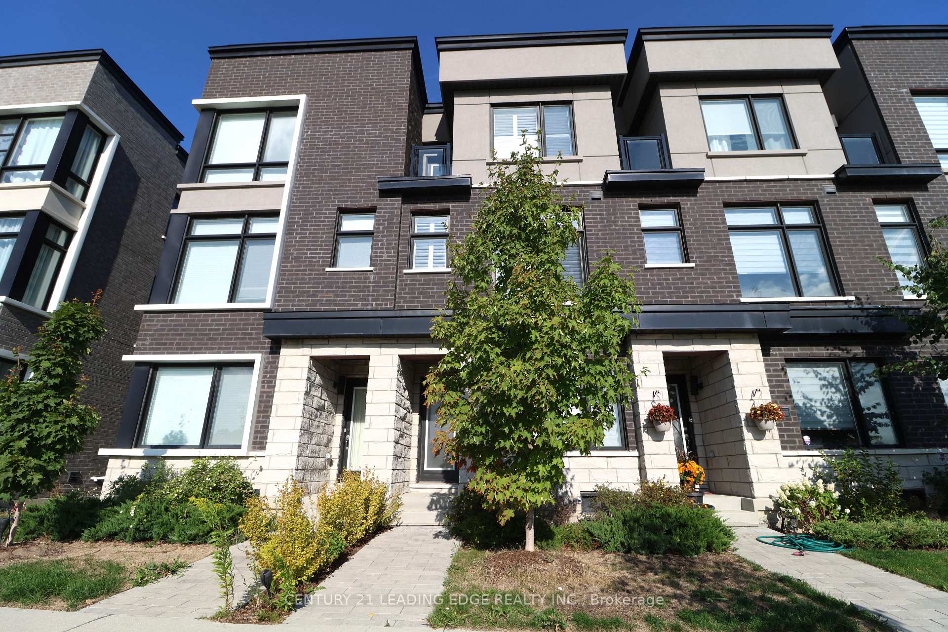 2644 Castlegate Crossing, Pickering, ON L1X 0H8