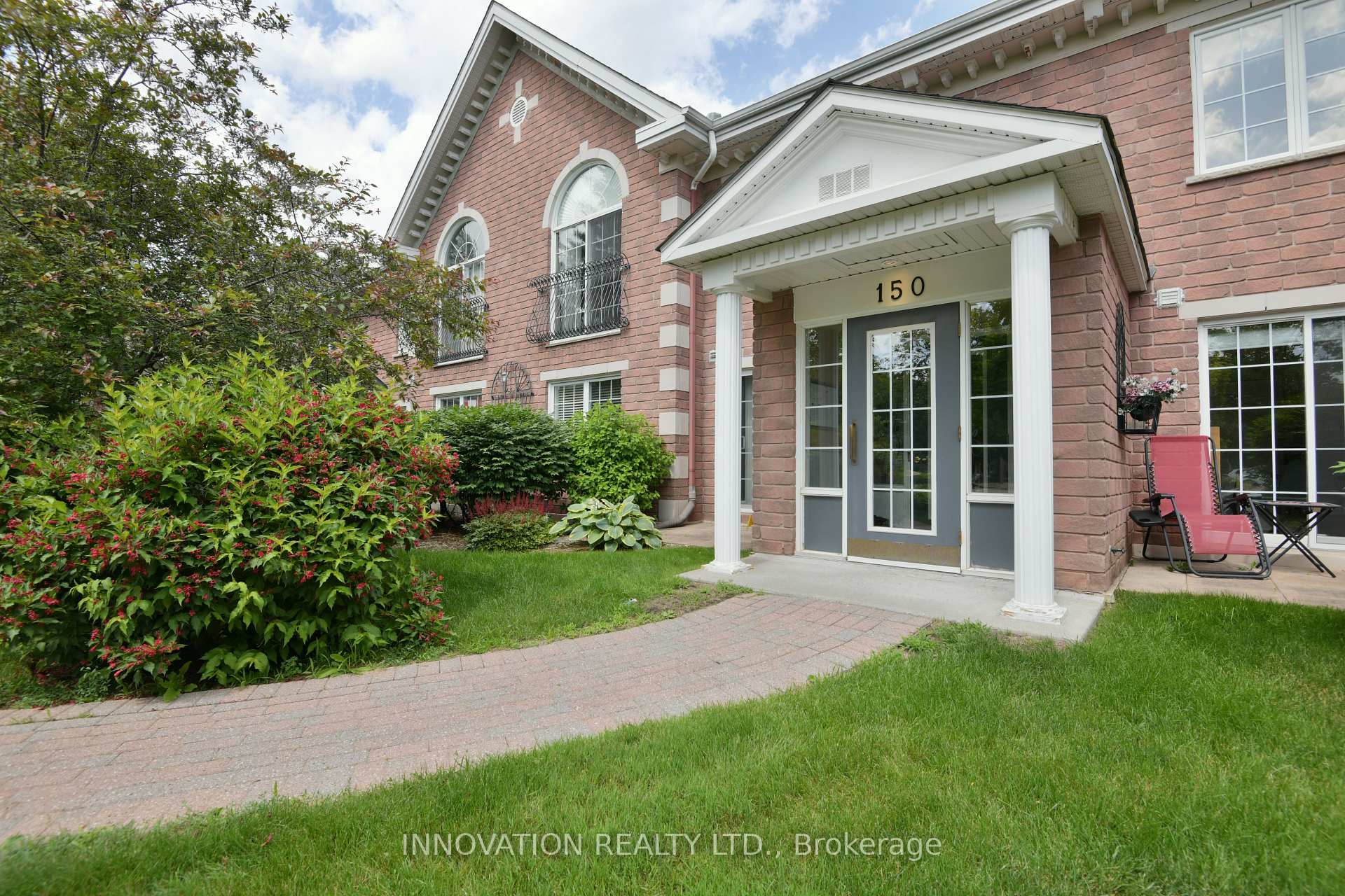2C - 150 Robson Court, Kanata, ON K2K 2W1