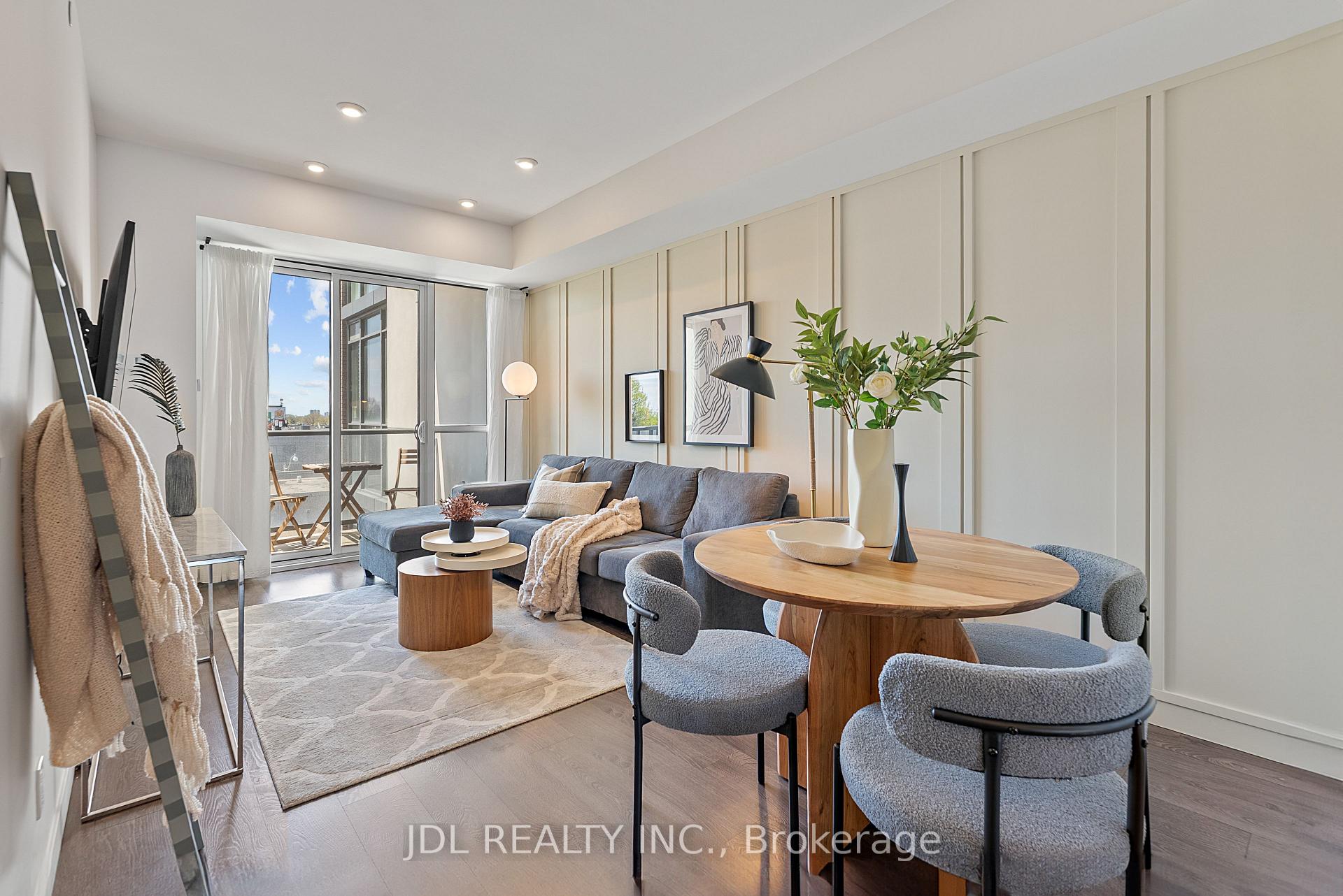 301 - 2055 Danforth Avenue, Toronto, ON M4C 1J8