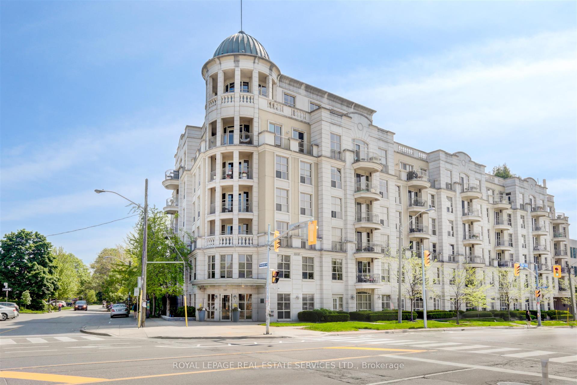 303 - 3085 Bloor Street W, Toronto, ON M8X 1C8