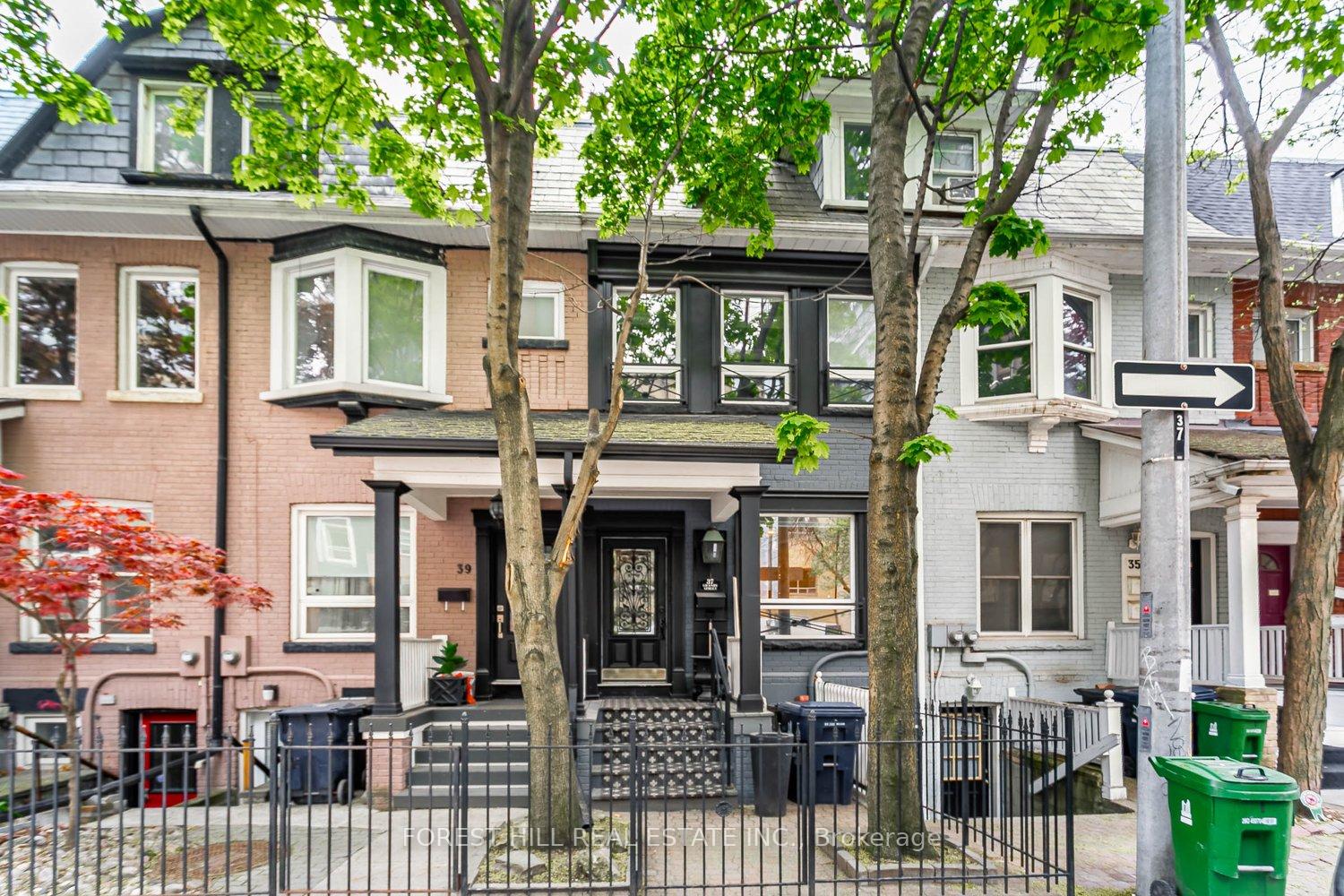Upper - 37 Granby Street, Toronto, ON M5B 1H8