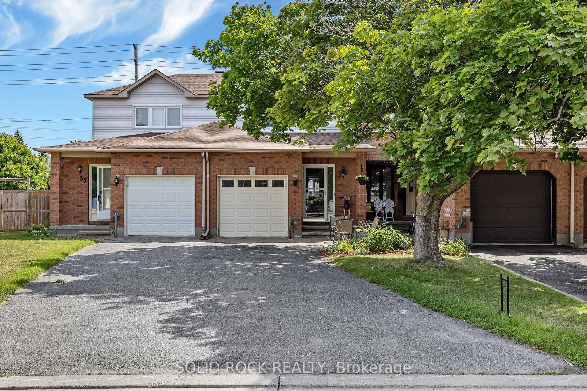 37 Grenadier Way, Barrhaven, ON K2J 4L3