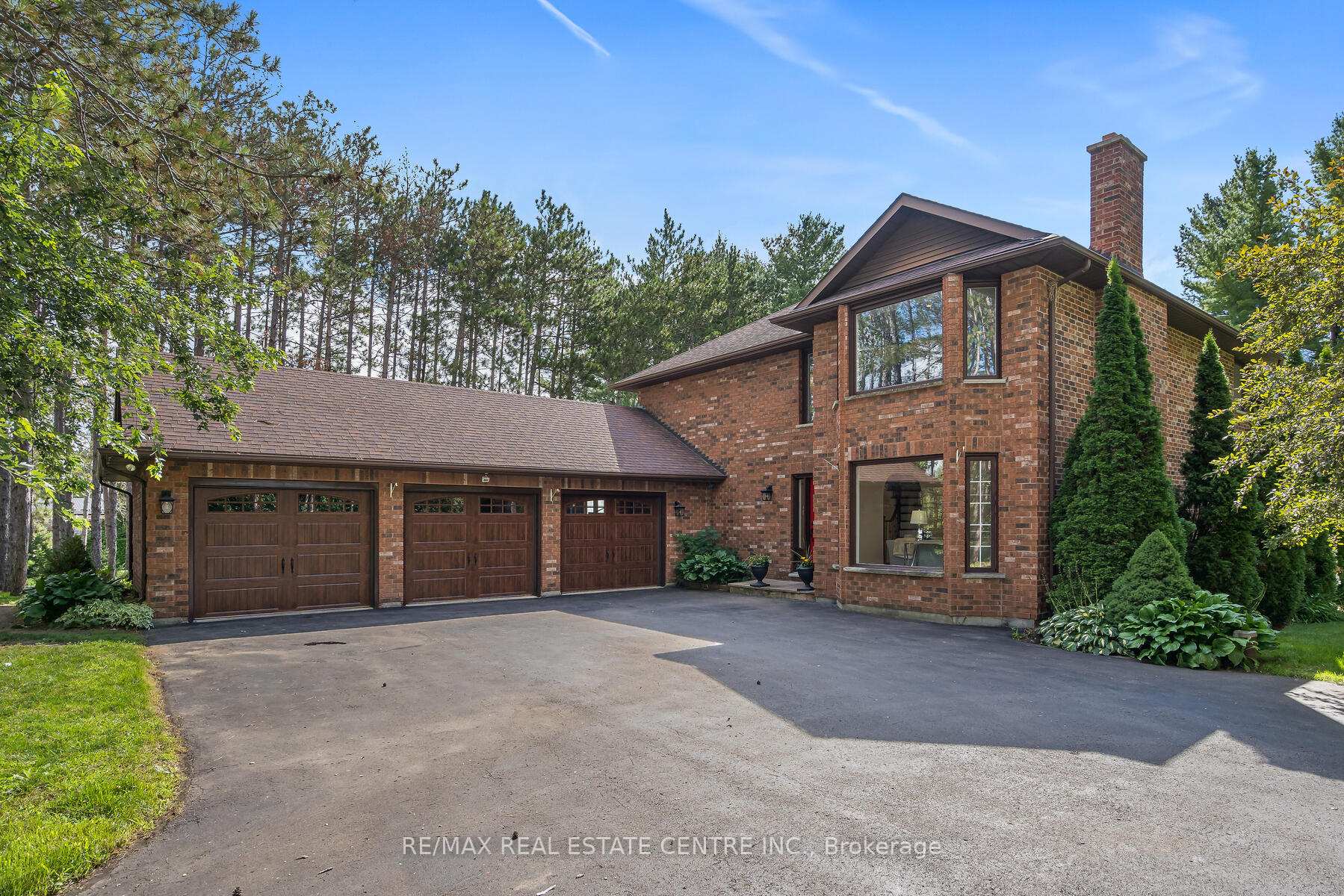 4 Pine Ridge Road, Erin, ON N0B 1T0