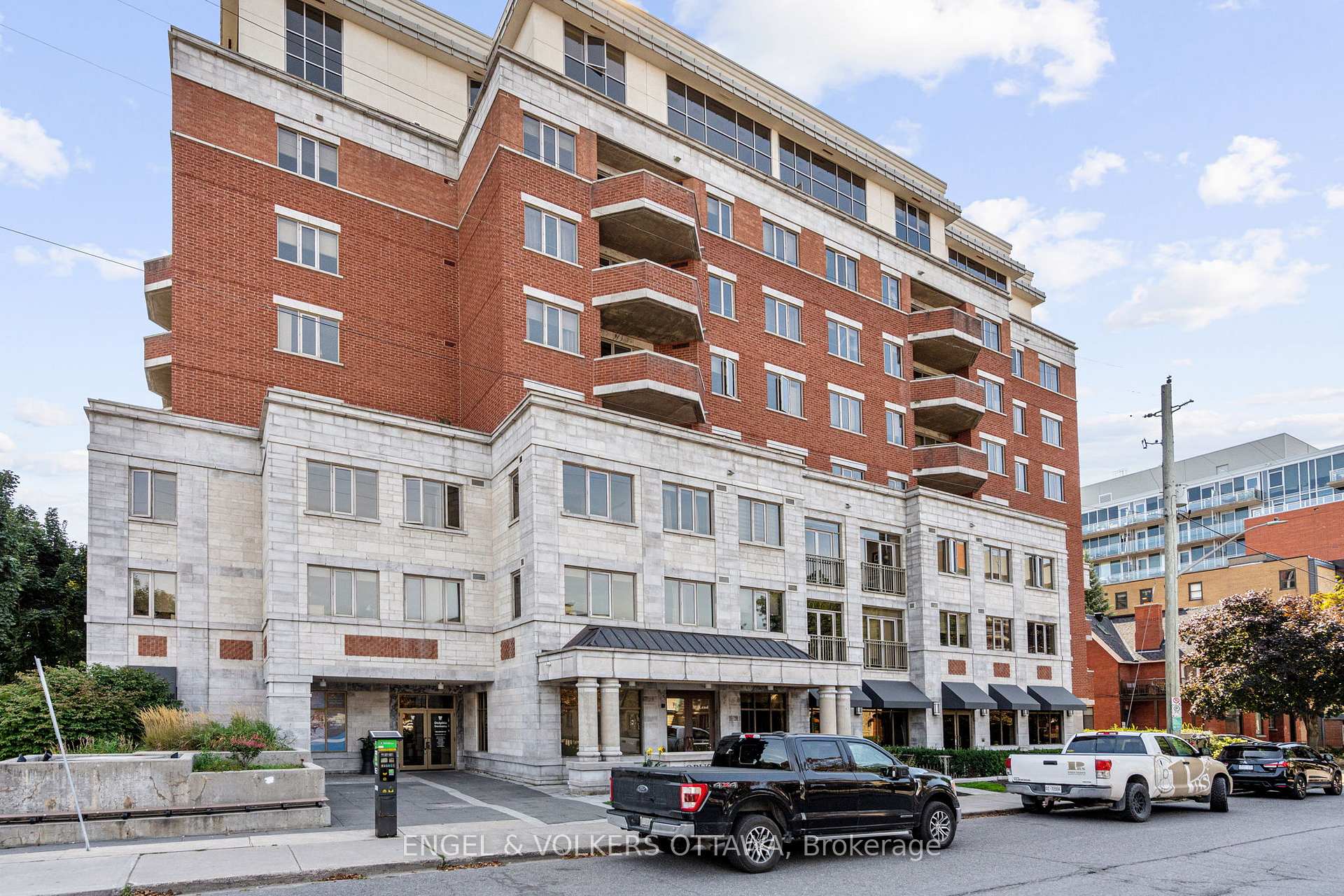 403 - 320 Mcleod Street, Ottawa Centre, ON K2P 1A3