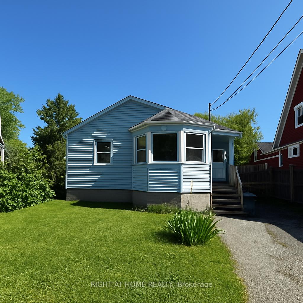 519 Lake Drive E, Georgina, ON L0E 1S0