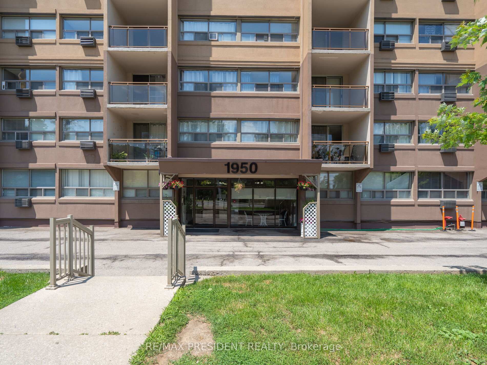 701 - 1950 Main Street W, Hamilton, ON L8S 4M9