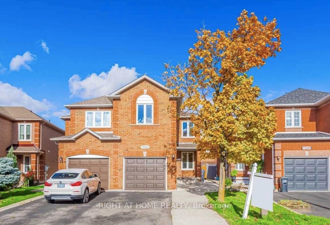 7049 Graydon Court, Mississauga, ON L5N 7H4