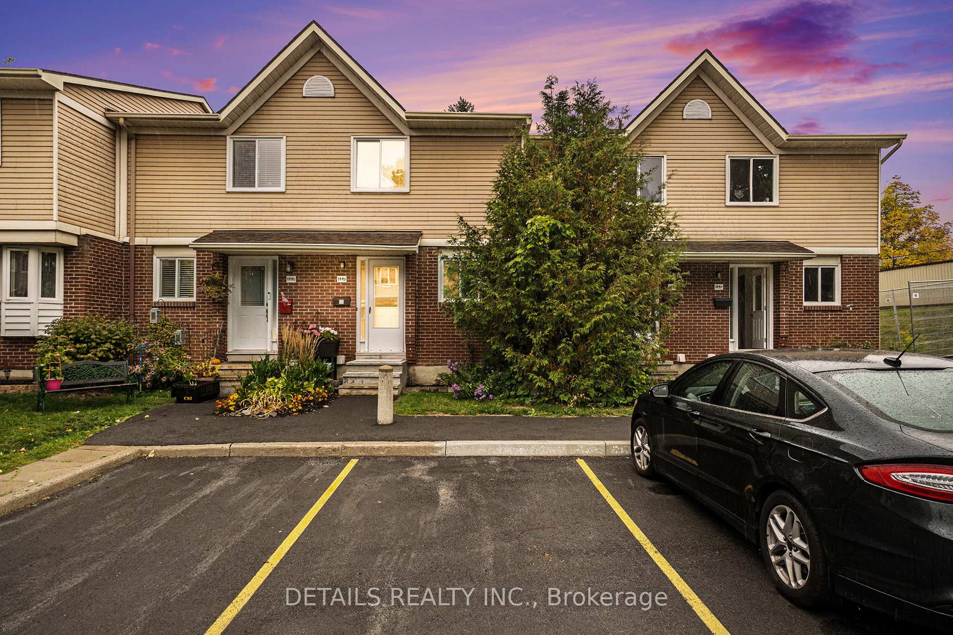 9 - 144 Valley Stream, Unit D Drive, South of Baseline to Knoxdale, ON ...