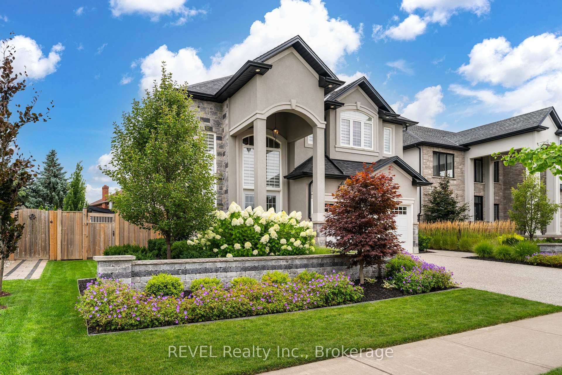 9 Angels Drive, Niagara-on-the-Lake, ON L0S 1J1