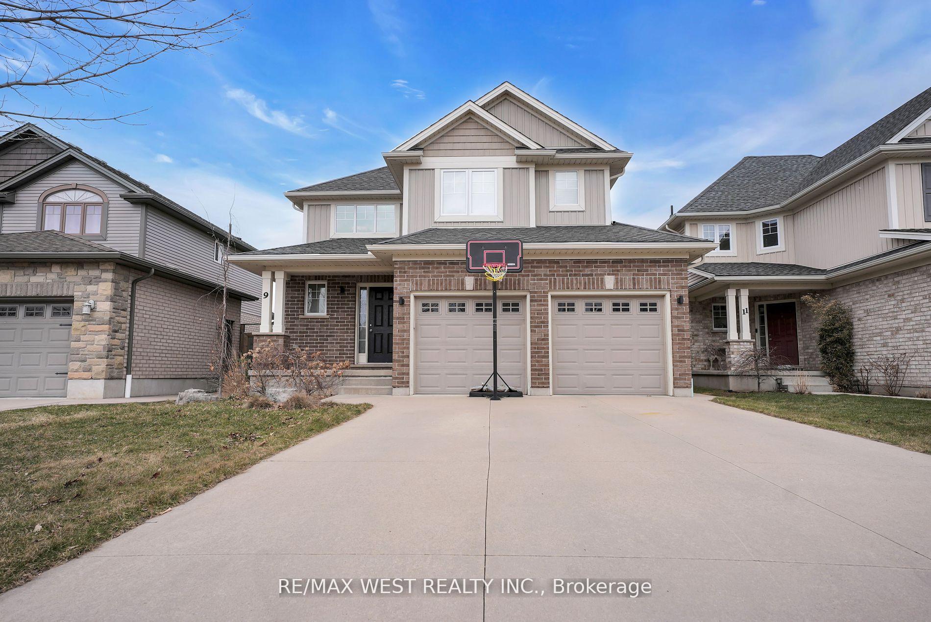 9 Noble Lane, St. Thomas, ON N5R 5M9