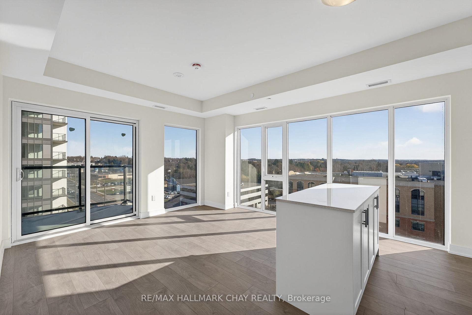 A908 - 715 Davis Drive, Newmarket, ON L3Y 0J2