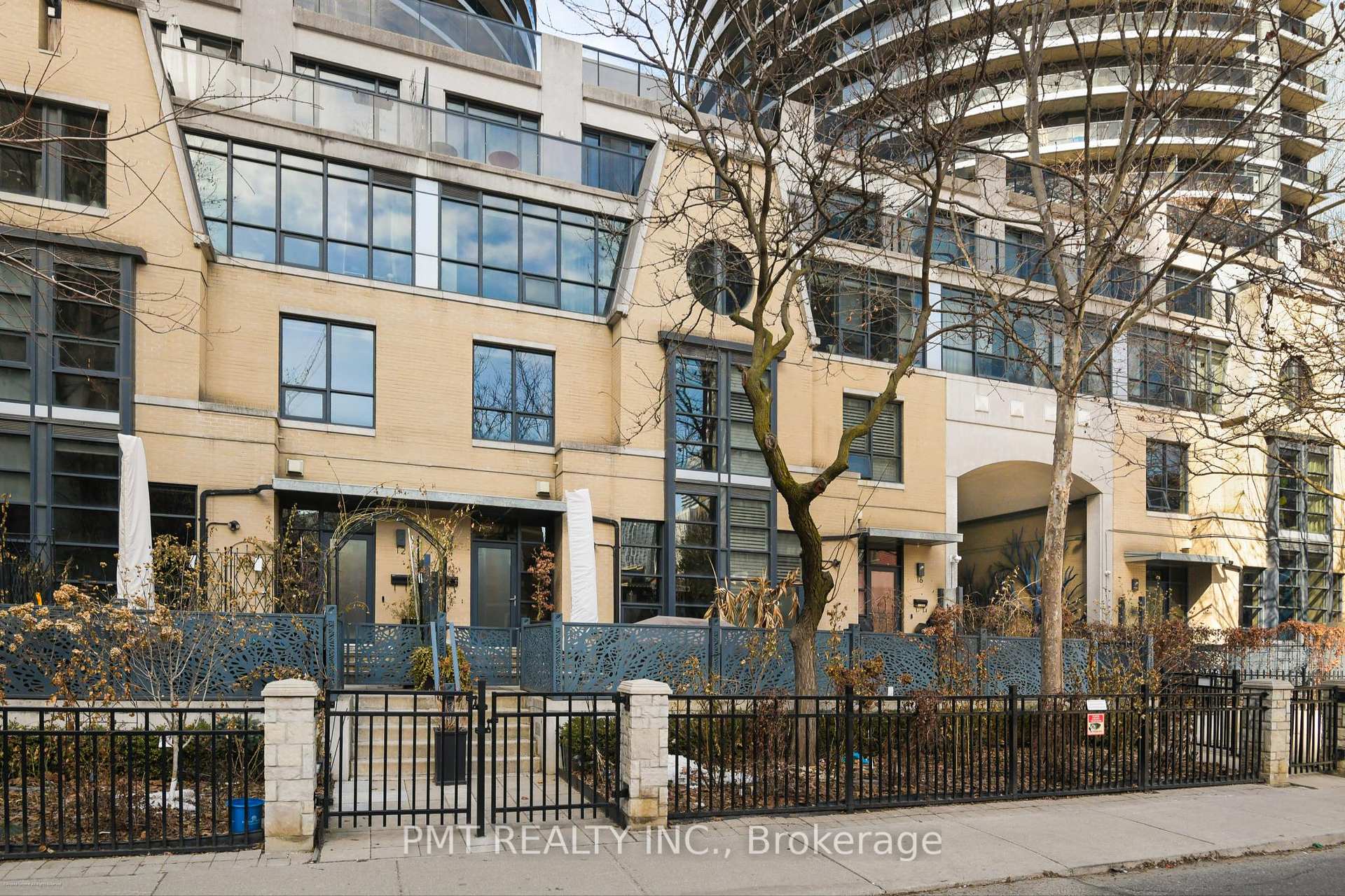 14 Granby Street, Toronto, ON M5B 2J5
