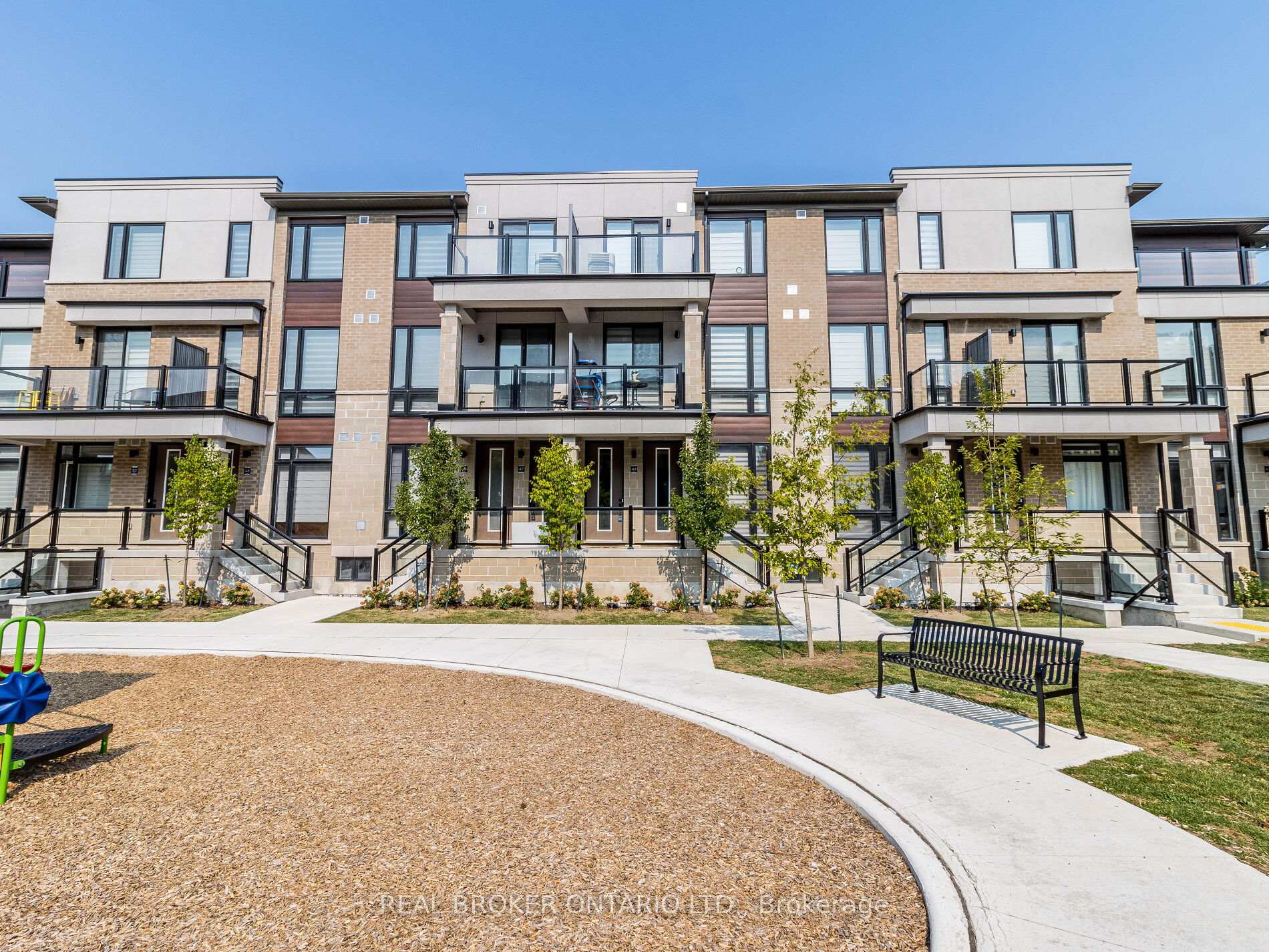 45 - 45 Knotsberry Circle, Brampton, ON L6Y 0C3